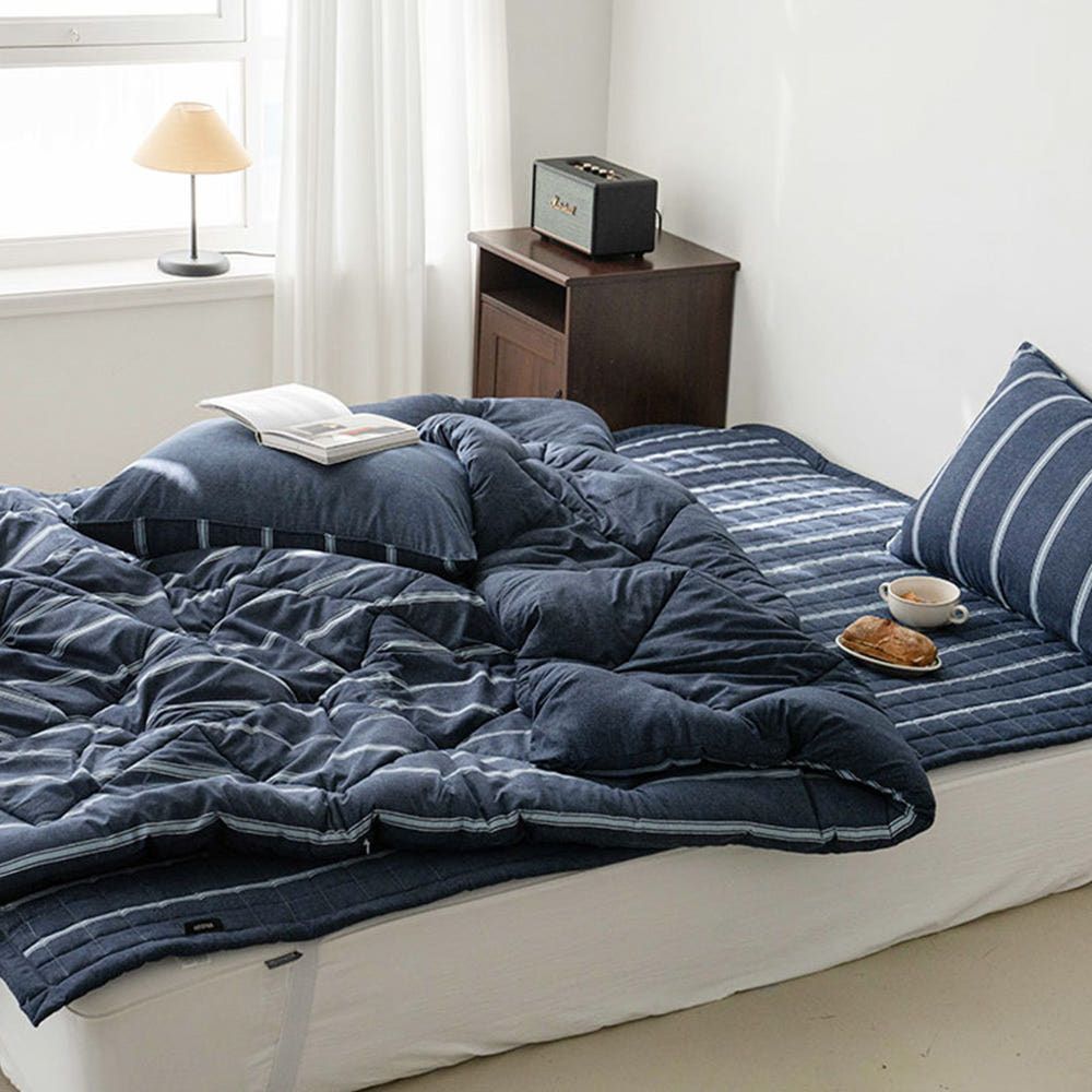 Guy Laroche Stripe Semi Microfiber Bedding Full Set Soft and Dust Free Lightweight Quilted Premium Bedding _ Made in Korea